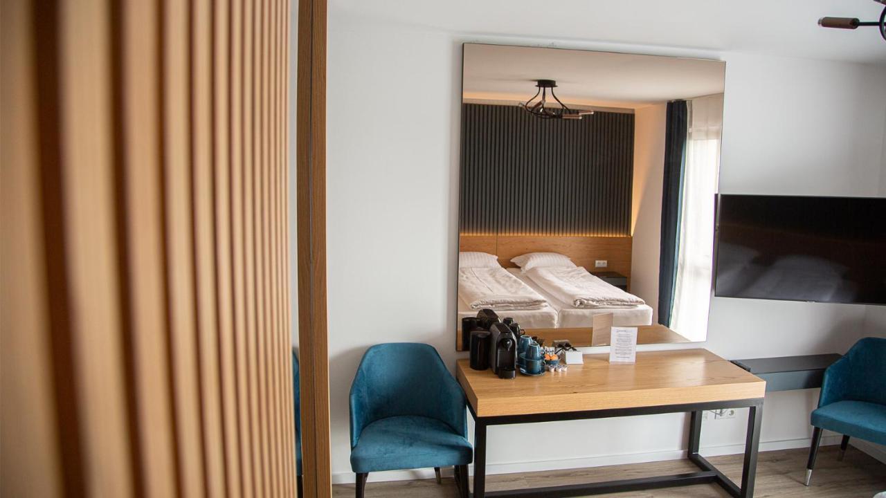 Rheinapart Hotel Und Boardinghouse Bornheim  Extérieur photo